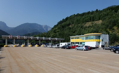 Rosenbach toll station on the southbound A 11 Karawanken motorway