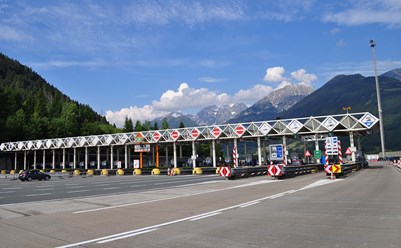 Schönberg toll station on the A 13 Brenner motorway